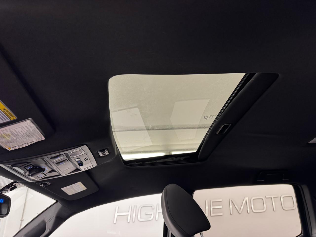 Toyota Tacoma TRD Off Road Double Cab 5' Bed V6 4x4 MT (Natl) 2017