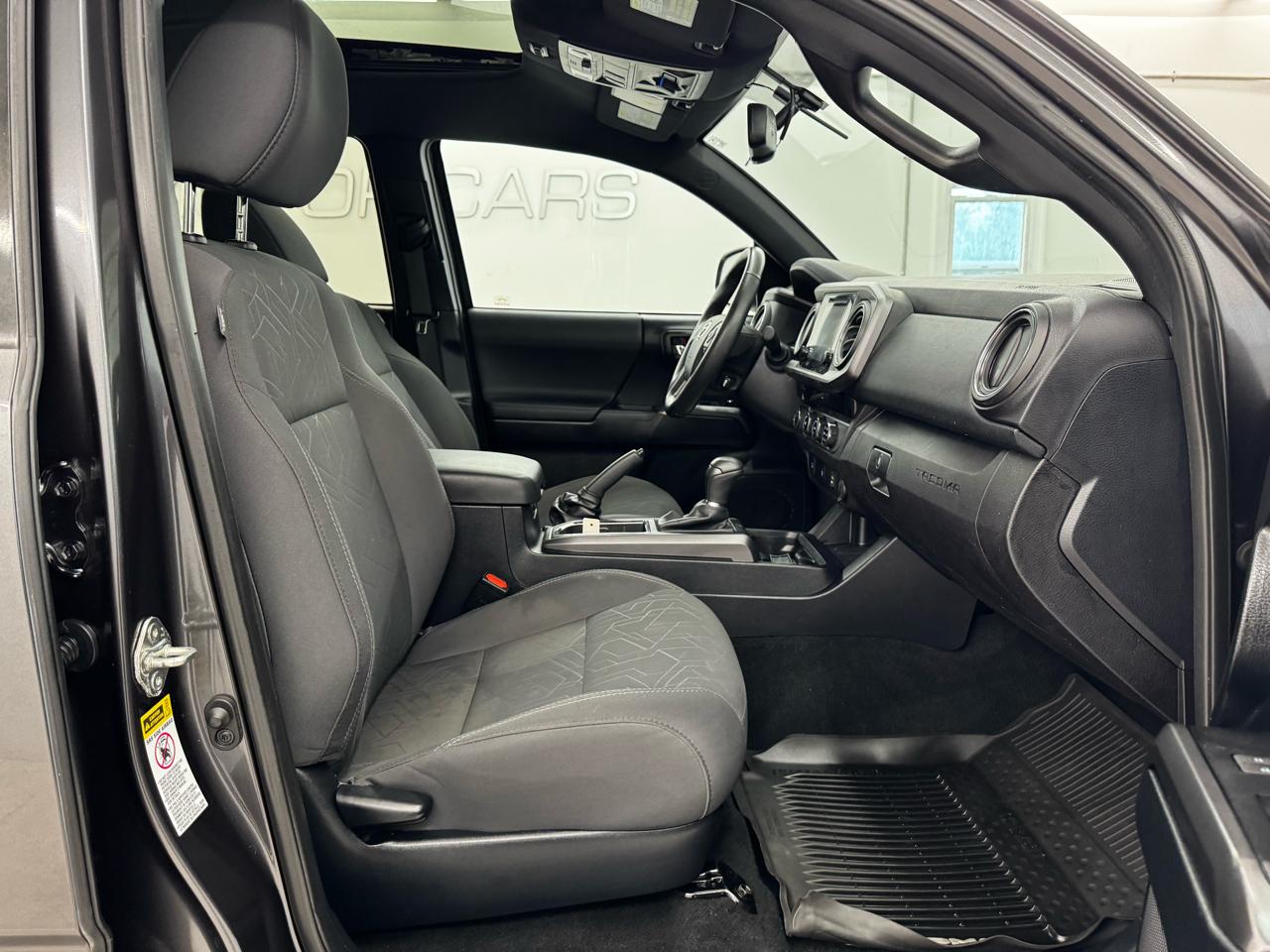 Toyota Tacoma TRD Off Road Double Cab 5' Bed V6 4x4 MT (Natl) 2017