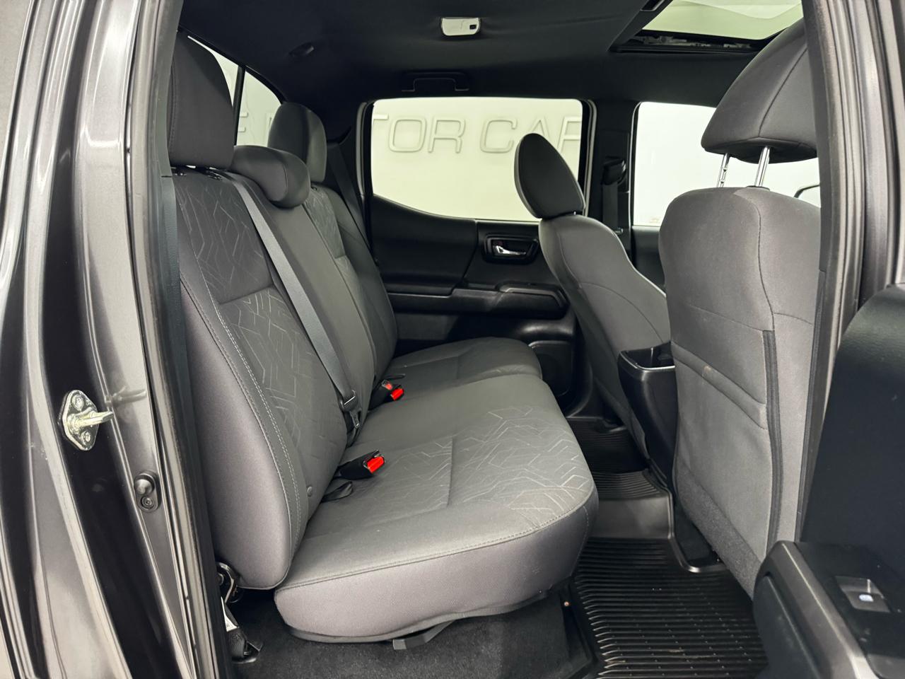 Toyota Tacoma TRD Off Road Double Cab 5' Bed V6 4x4 MT (Natl) 2017