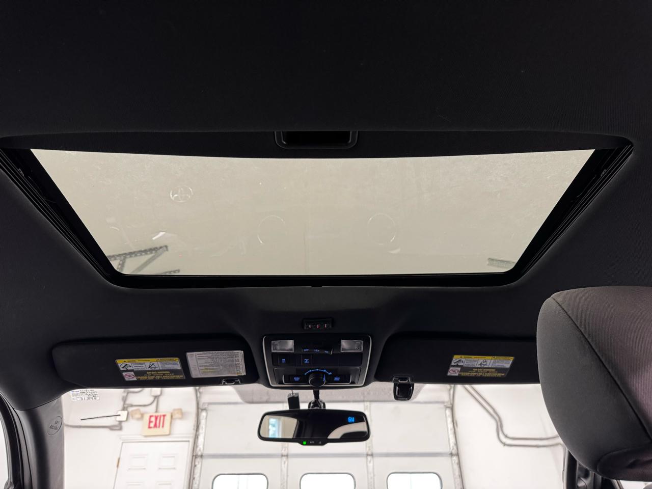 Toyota Tacoma TRD Off Road Double Cab 5' Bed V6 4x4 MT (Natl) 2017