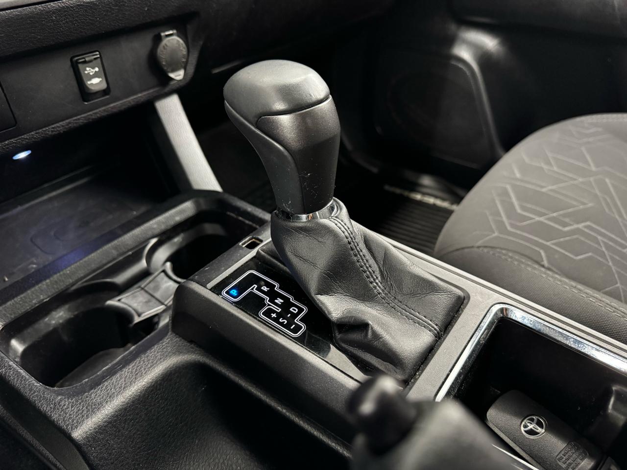 Toyota Tacoma TRD Off Road Double Cab 5' Bed V6 4x4 MT (Natl) 2017