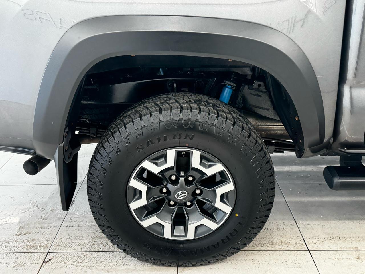 Toyota Tacoma TRD Off Road Double Cab 5' Bed V6 4x4 MT (Natl) 2017