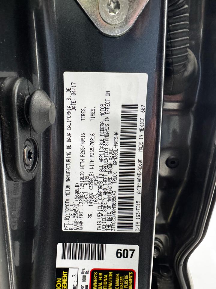 Toyota Tacoma TRD Off Road Double Cab 5' Bed V6 4x4 MT (Natl) 2017