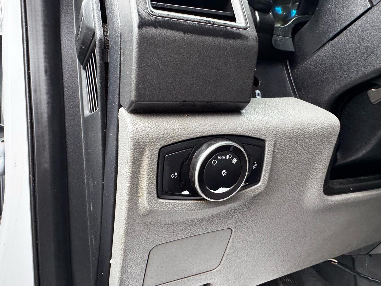 Ford Super Duty F-350 DRW Lariat 4WD Crew Cab 179" WB 60" CA 2019