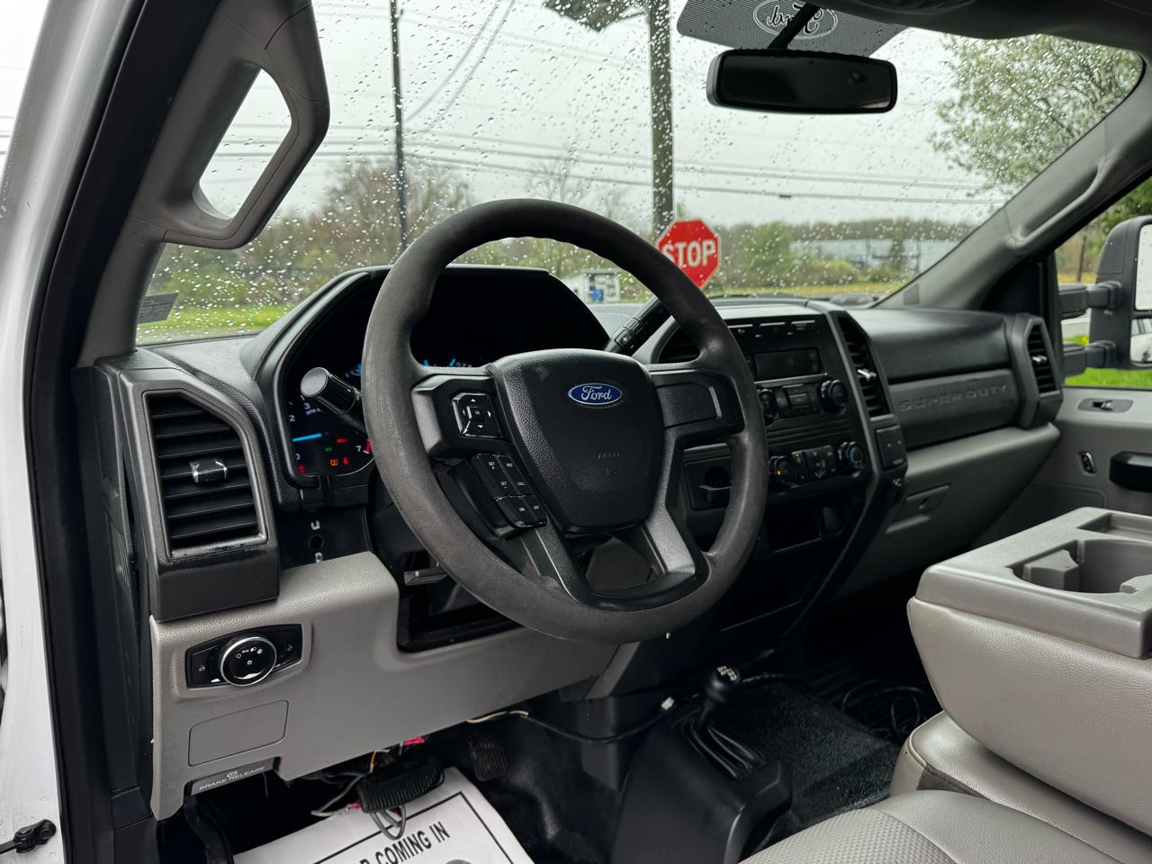 Ford Super Duty F-350 DRW Lariat 4WD Crew Cab 179" WB 60" CA 2019