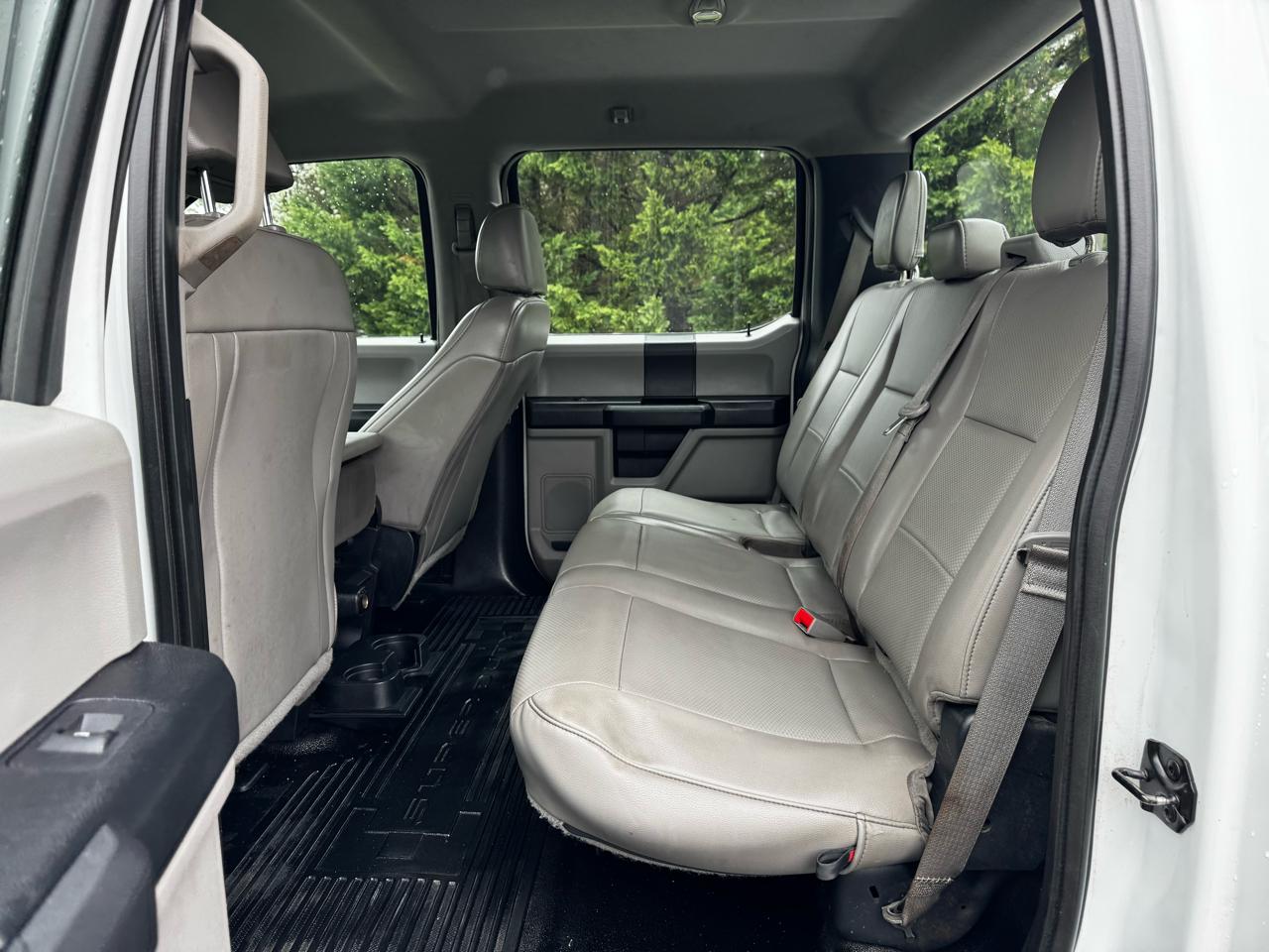 Ford Super Duty F-350 DRW Lariat 4WD Crew Cab 179" WB 60" CA 2019