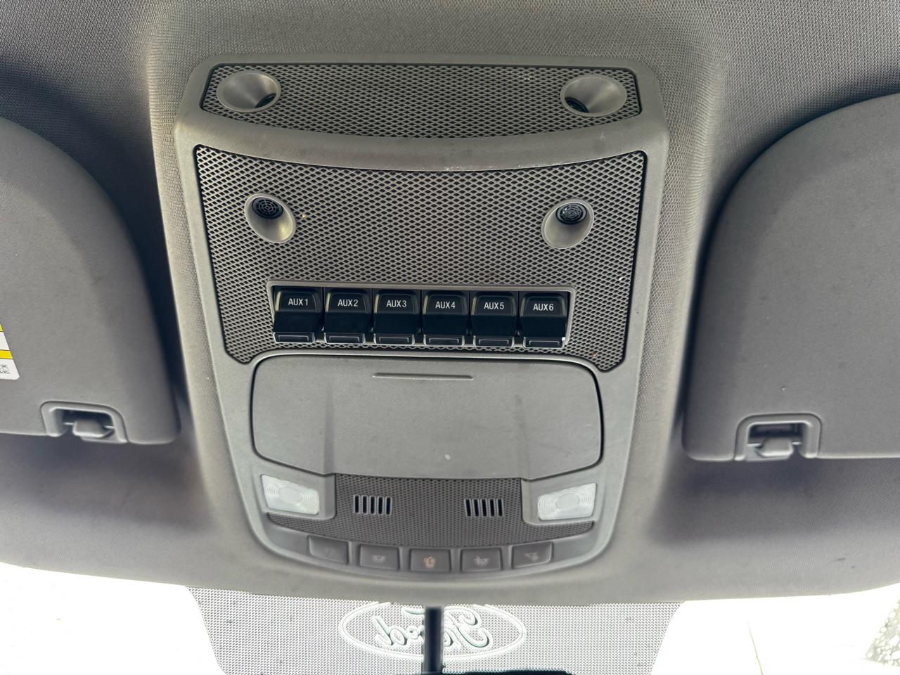 Ford Super Duty F-350 DRW Lariat 4WD Crew Cab 179" WB 60" CA 2019