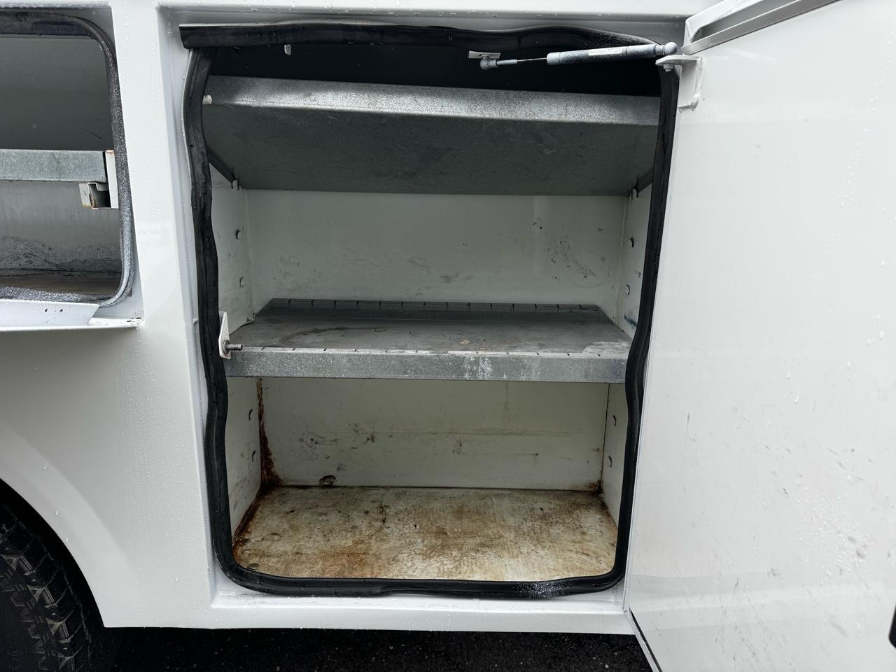 Ford Super Duty F-350 DRW Lariat 4WD Crew Cab 179" WB 60" CA 2019