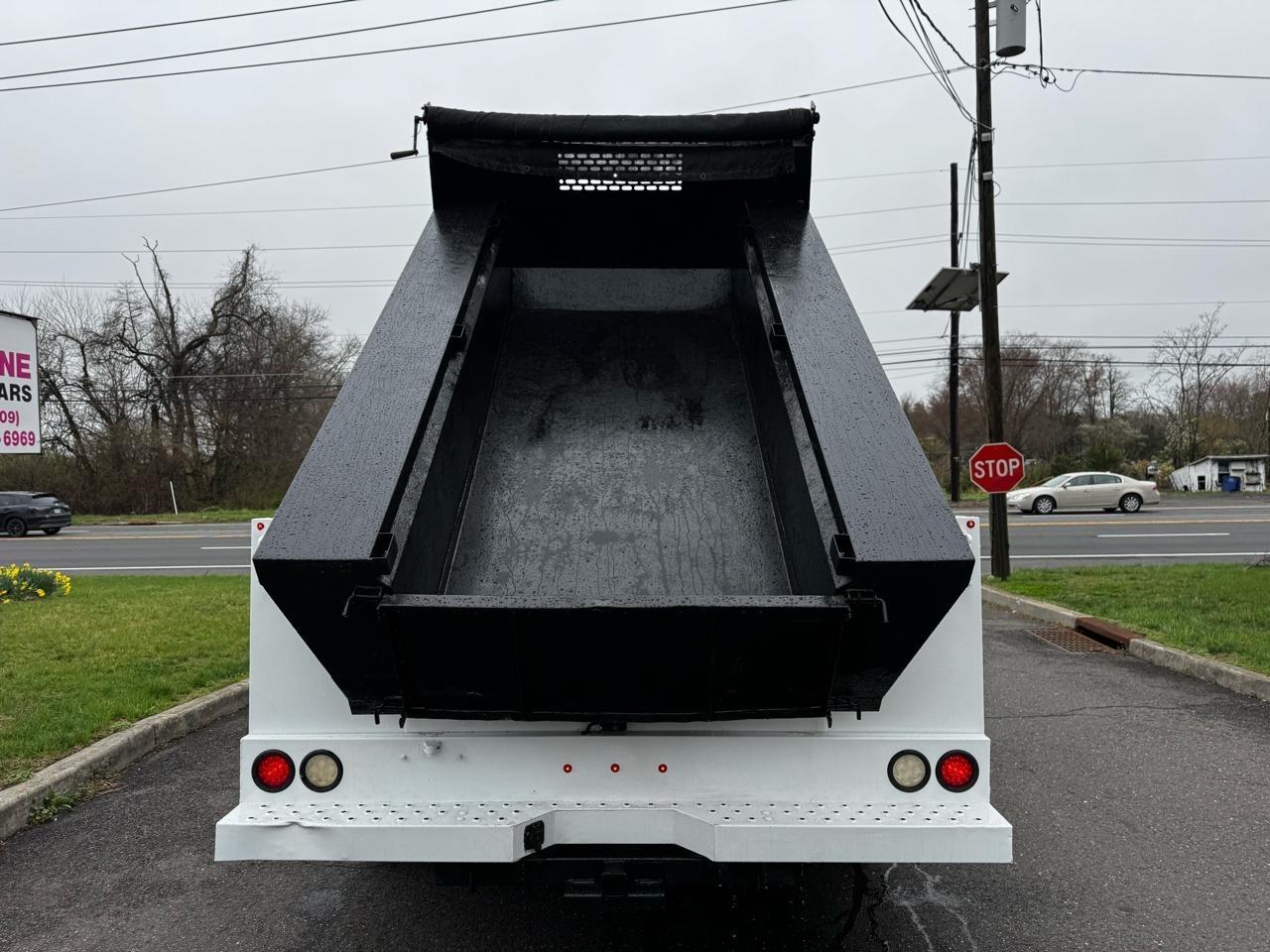 Ford Super Duty F-350 DRW Lariat 4WD Crew Cab 179" WB 60" CA 2019