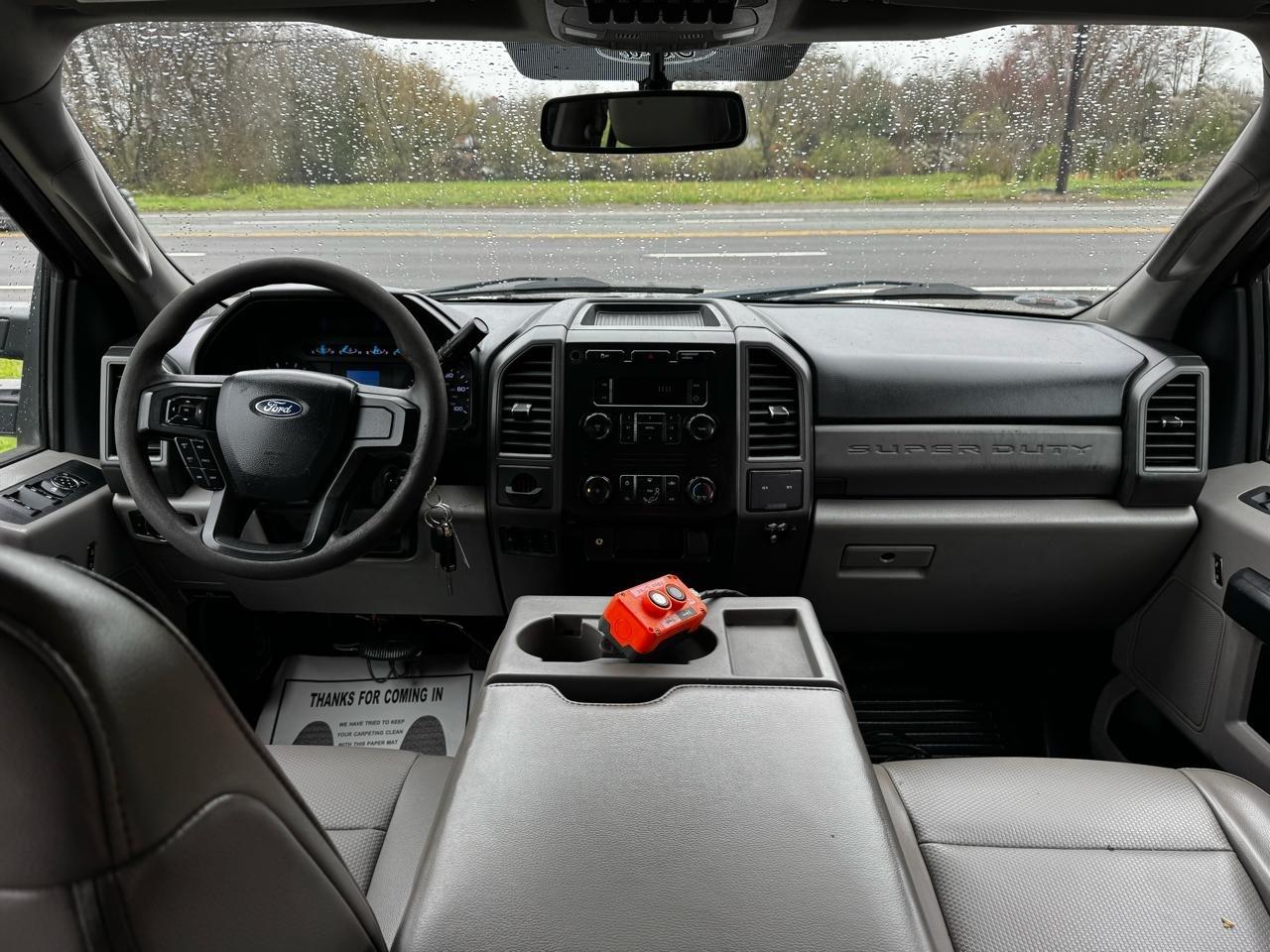 Ford Super Duty F-350 DRW Lariat 4WD Crew Cab 179" WB 60" CA 2019