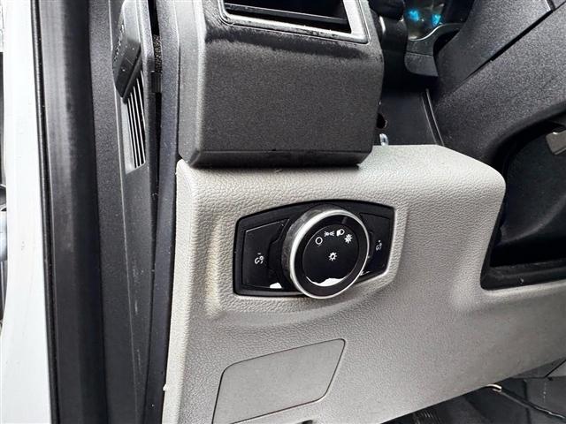Ford Super Duty F-350 DRW Lariat 4WD Crew Cab 179" WB 60" CA 2019
