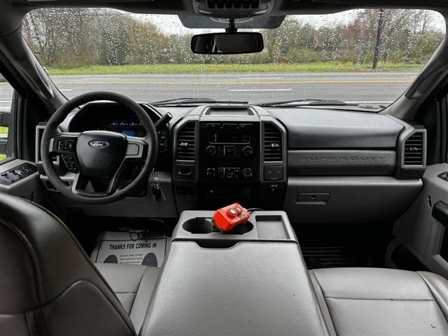 Ford Super Duty F-350 DRW Lariat 4WD Crew Cab 179" WB 60" CA 2019