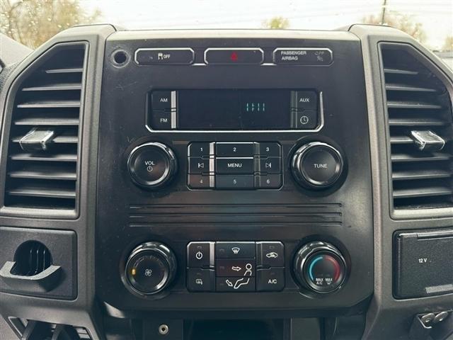 Ford Super Duty F-350 DRW Lariat 4WD Crew Cab 179" WB 60" CA 2019