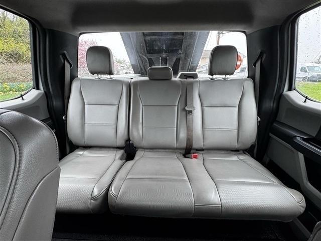 Ford Super Duty F-350 DRW Lariat 4WD Crew Cab 179" WB 60" CA 2019