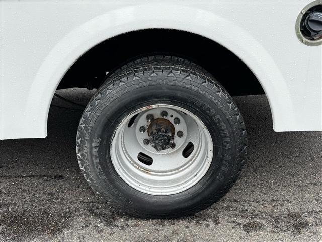 Ford Super Duty F-350 DRW Lariat 4WD Crew Cab 179" WB 60" CA 2019