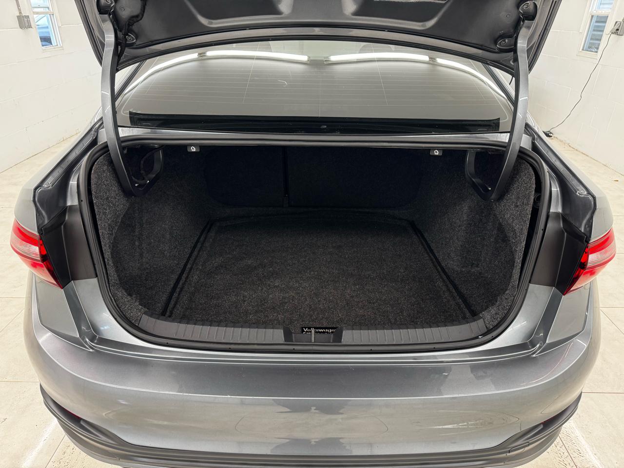 Volkswagen Jetta S Auto 2025