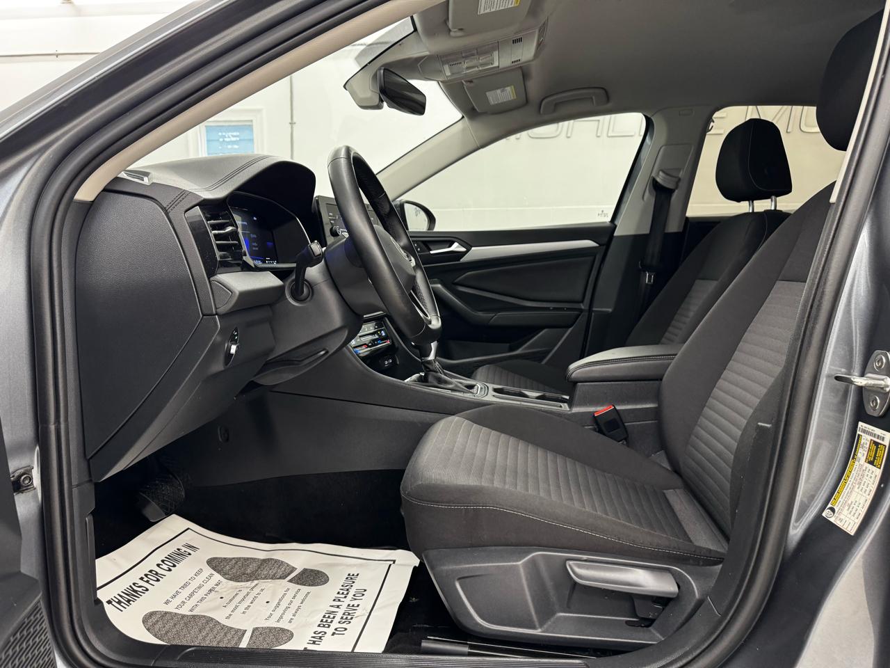 Volkswagen Jetta S Auto 2025