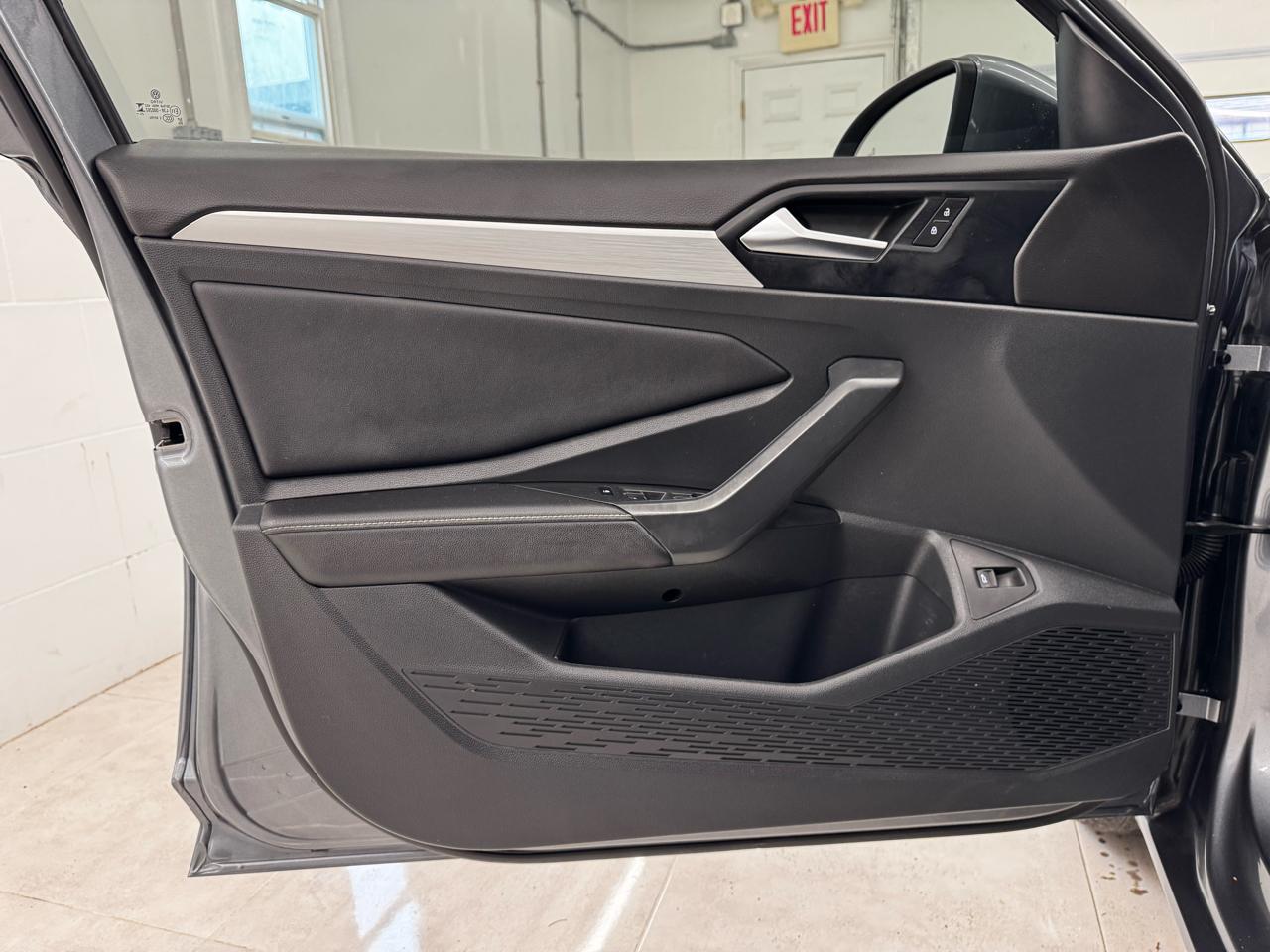 Volkswagen Jetta S Auto 2025