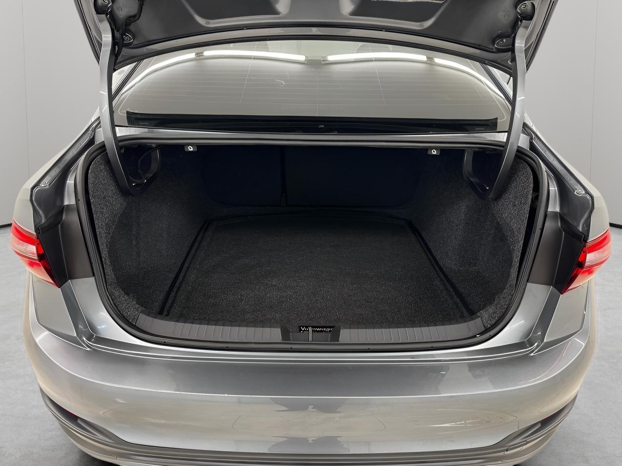 Volkswagen Jetta S Auto 2025