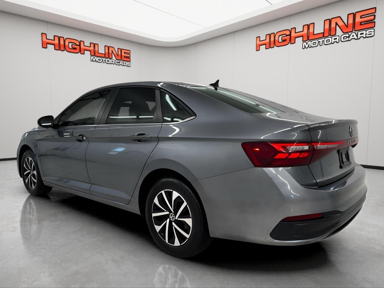 Volkswagen Jetta S Auto 2025