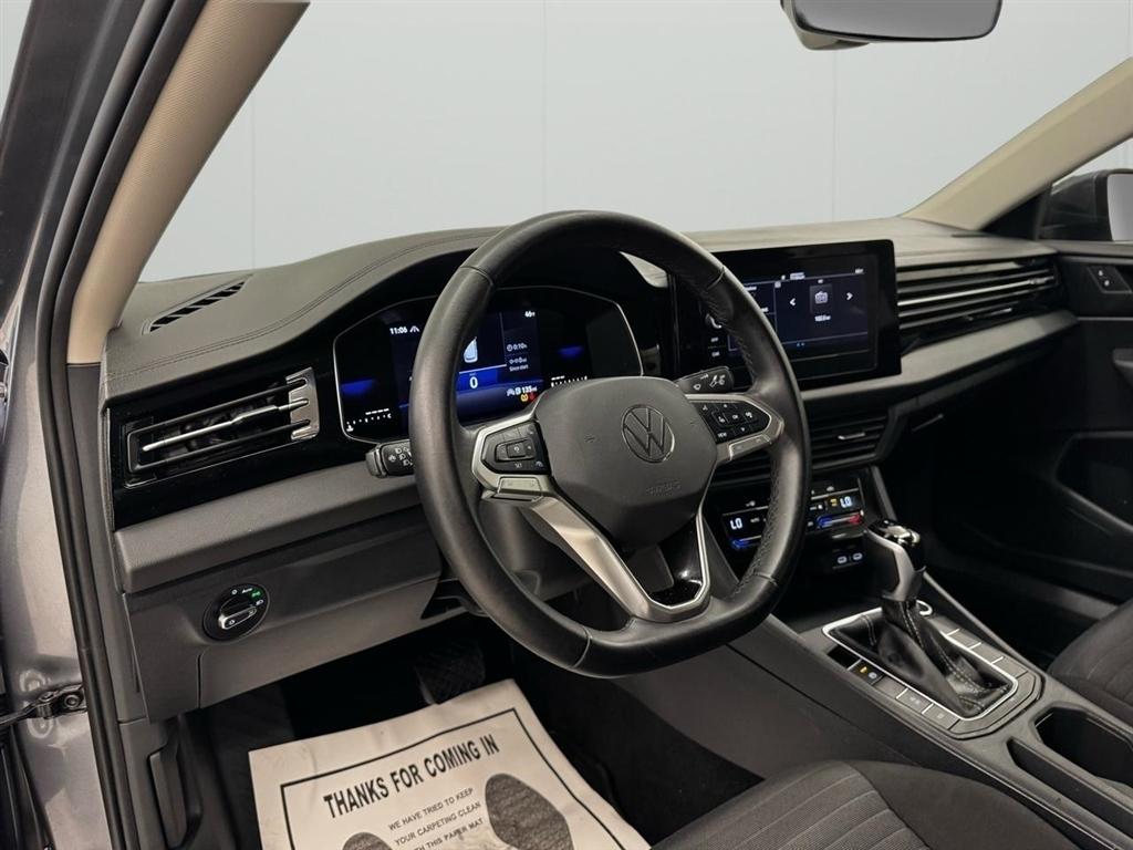 Volkswagen Jetta S Auto 2025