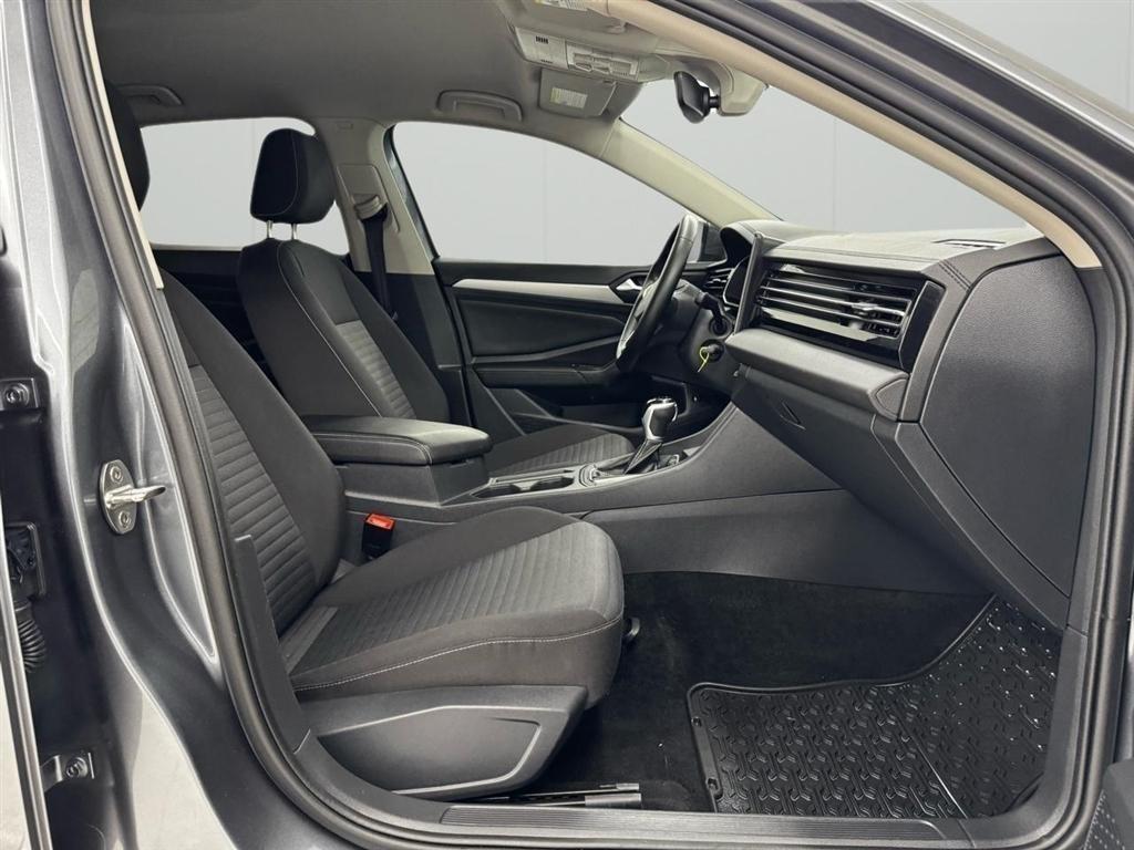 Volkswagen Jetta S Auto 2025