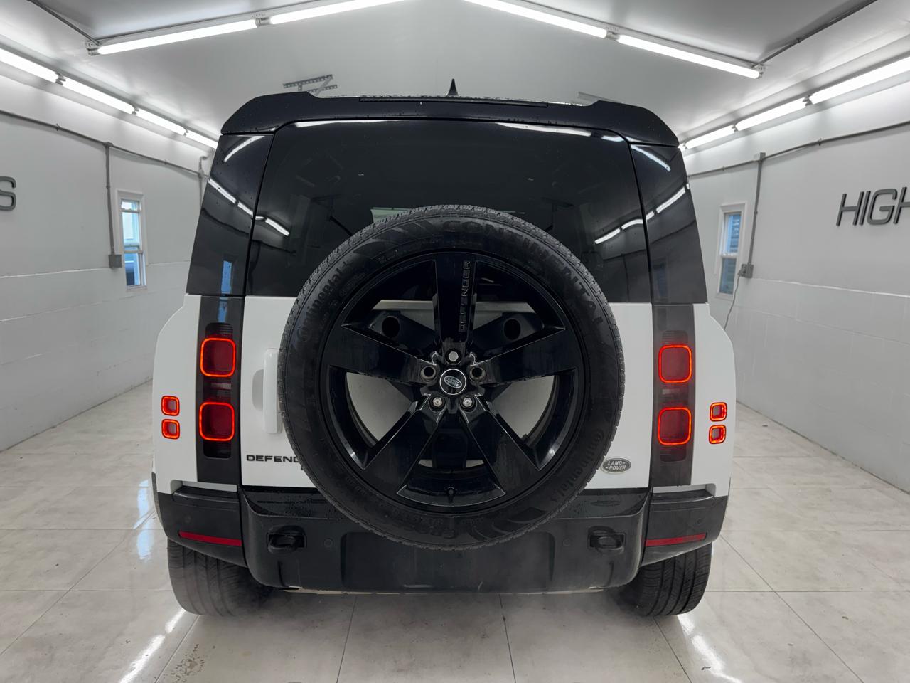 Land Rover Defender 110 X-Dynamic SE AWD 2023