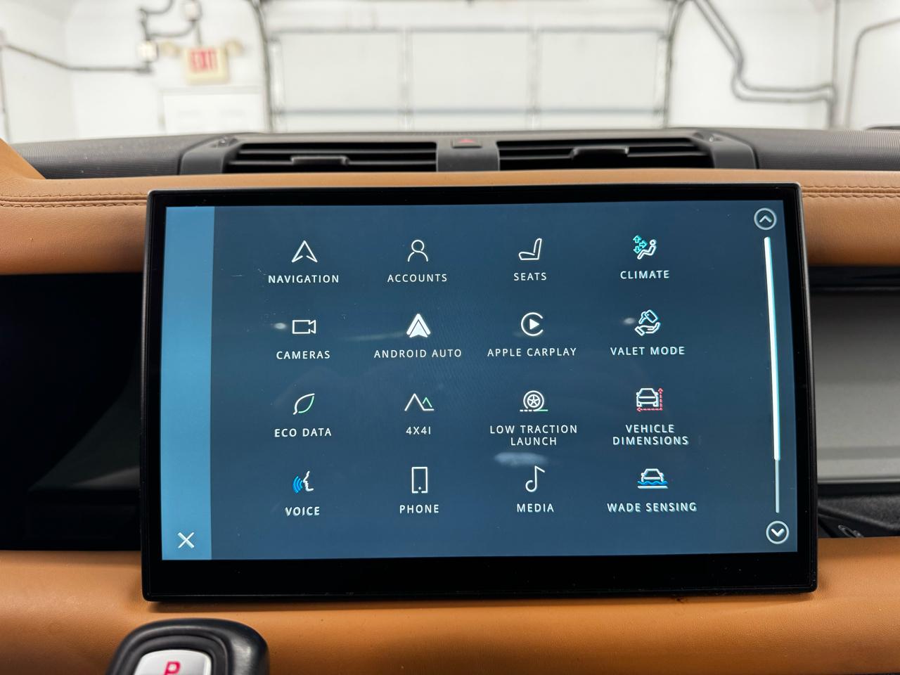 Land Rover Defender 110 X-Dynamic SE AWD 2023