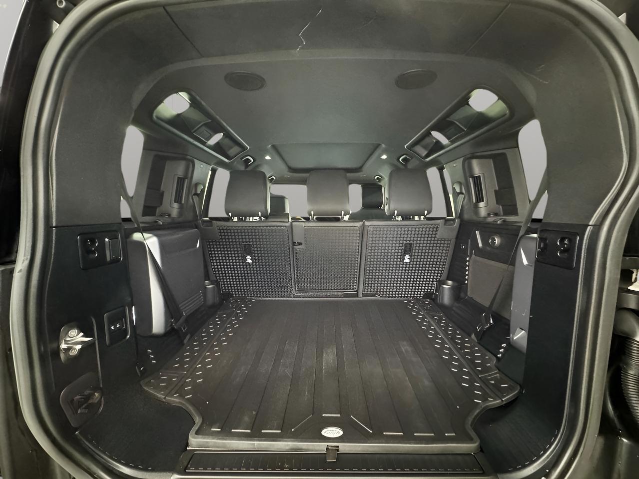 Land Rover Defender 110 X-Dynamic SE AWD 2023