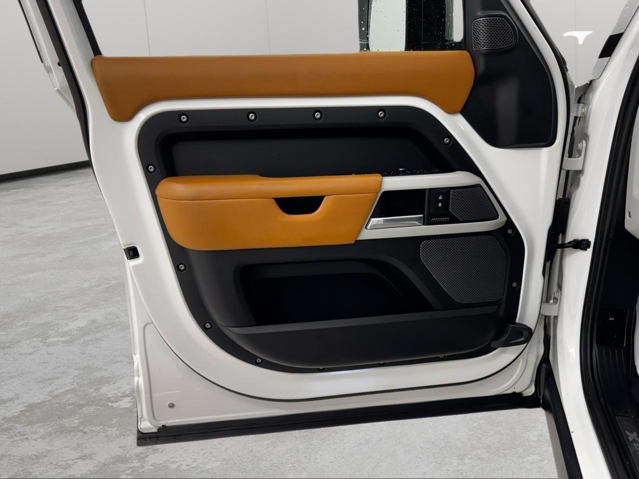 Land Rover Defender 110 X-Dynamic SE AWD 2023