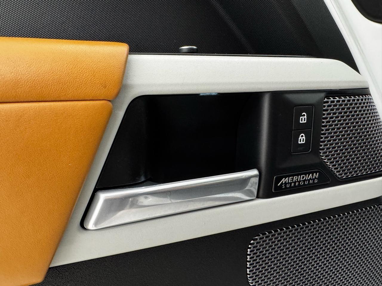 Land Rover Defender 110 X-Dynamic SE AWD 2023