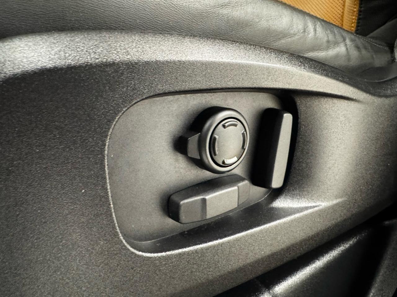 Land Rover Defender 110 X-Dynamic SE AWD 2023