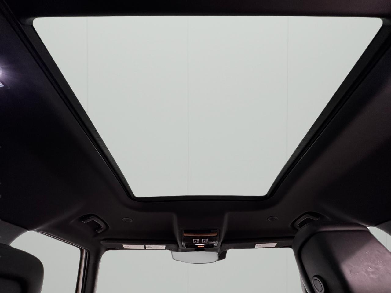 Land Rover Defender 110 X-Dynamic SE AWD 2023