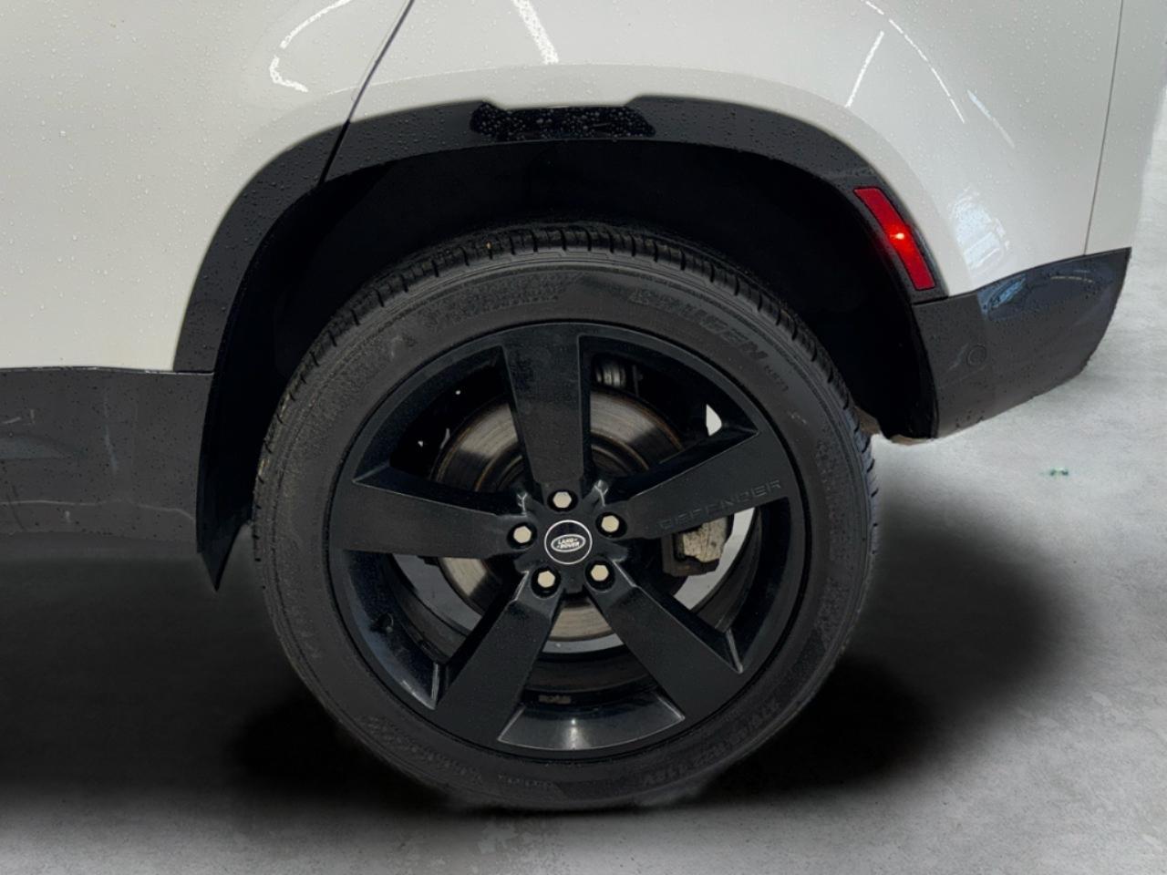 Land Rover Defender 110 X-Dynamic SE AWD 2023