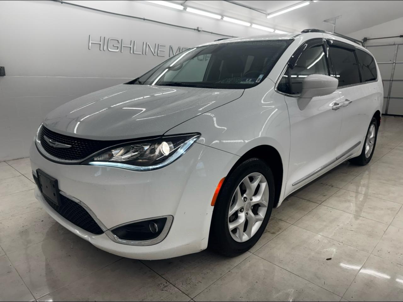 Chrysler Pacifica Touring-L FWD 2017