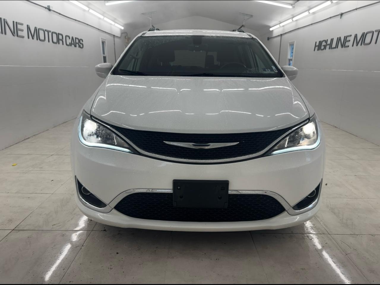 Chrysler Pacifica Touring-L FWD 2017