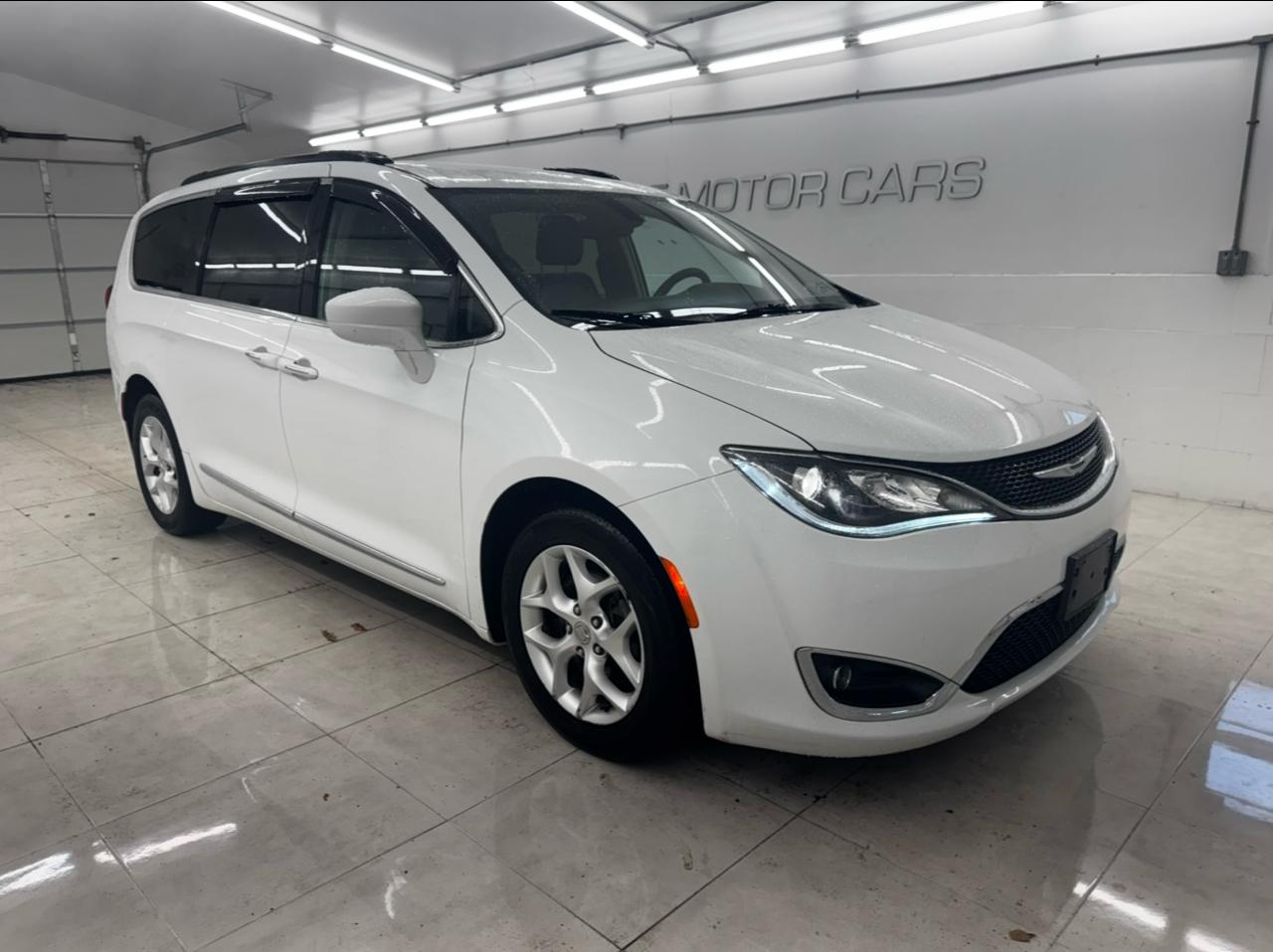 Chrysler Pacifica Touring-L FWD 2017