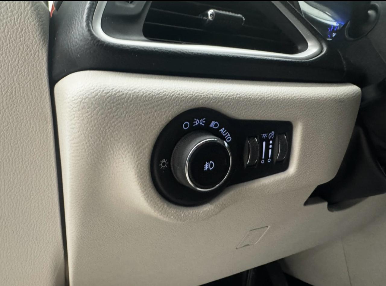 Chrysler Pacifica Touring-L FWD 2017