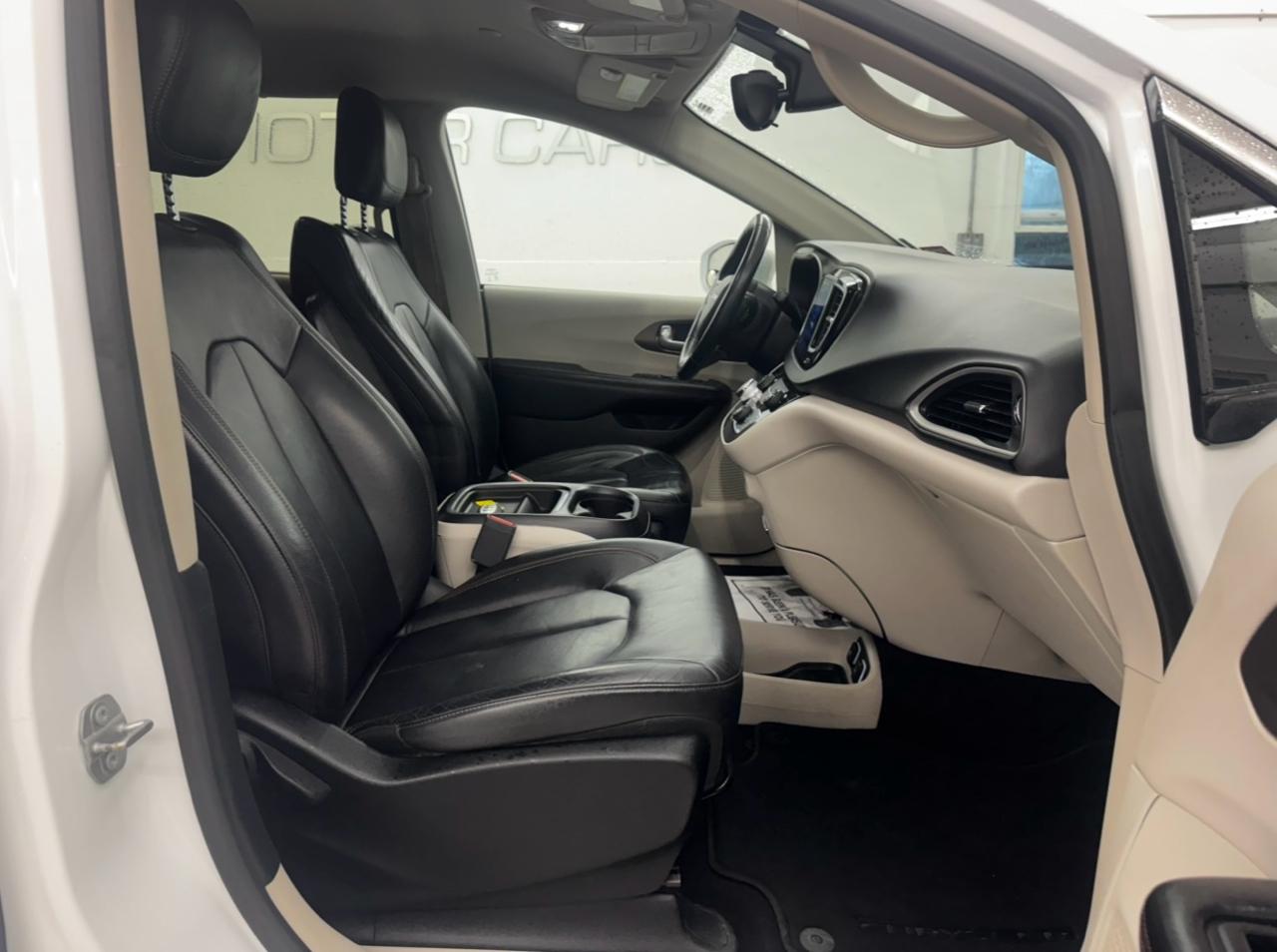 Chrysler Pacifica Touring-L FWD 2017