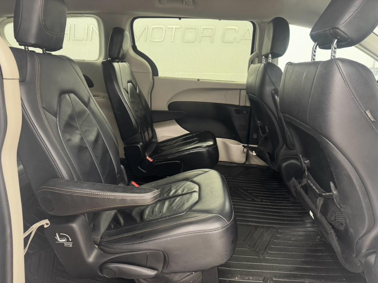 Chrysler Pacifica Touring-L FWD 2017