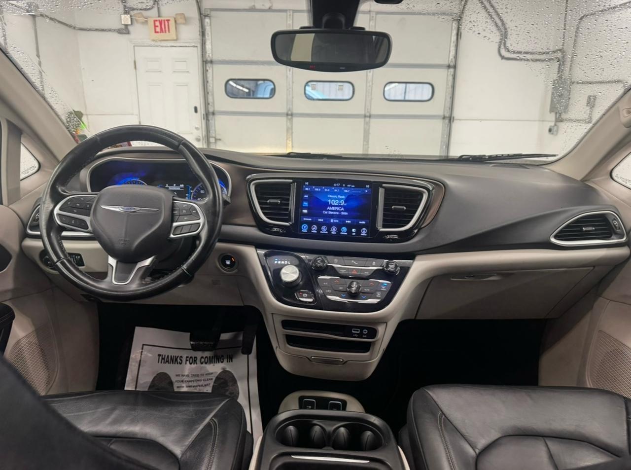 Chrysler Pacifica Touring-L FWD 2017