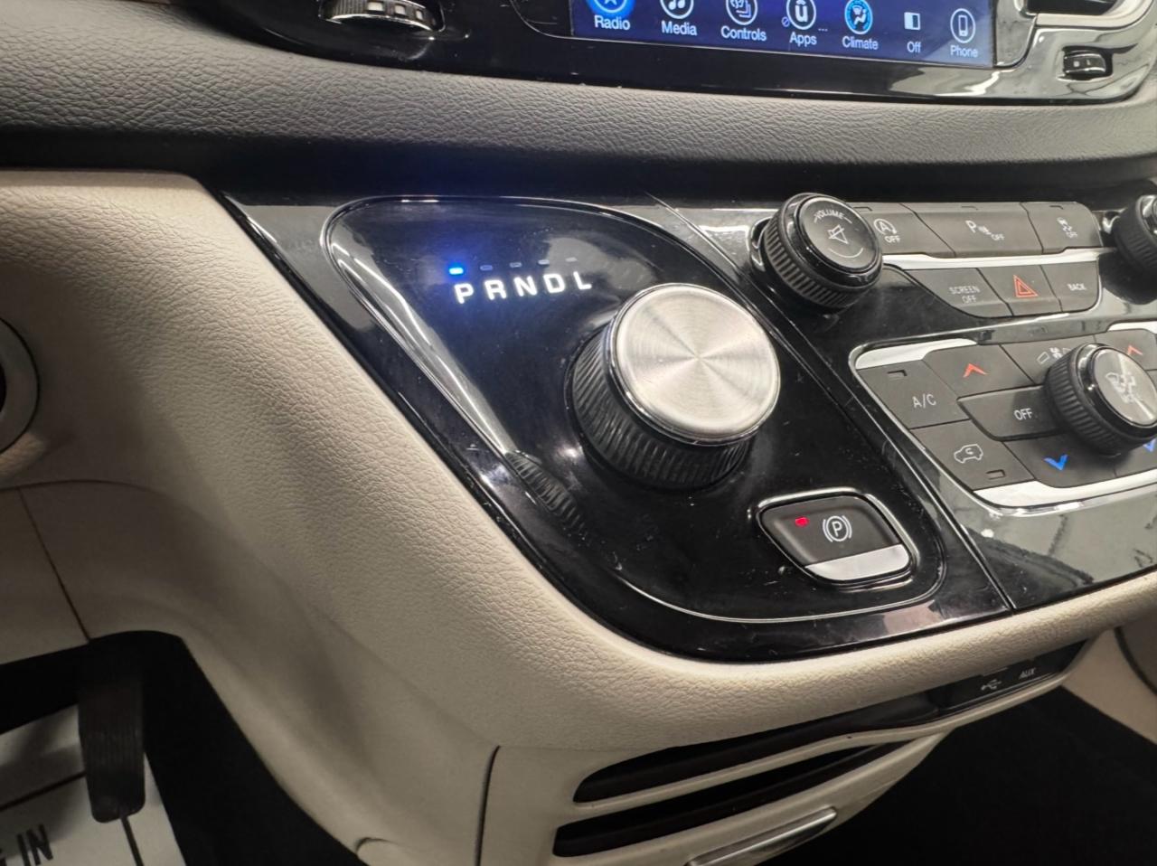 Chrysler Pacifica Touring-L FWD 2017