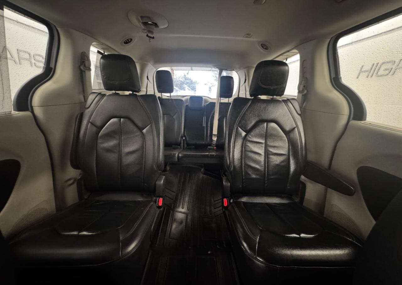 Chrysler Pacifica Touring-L FWD 2017