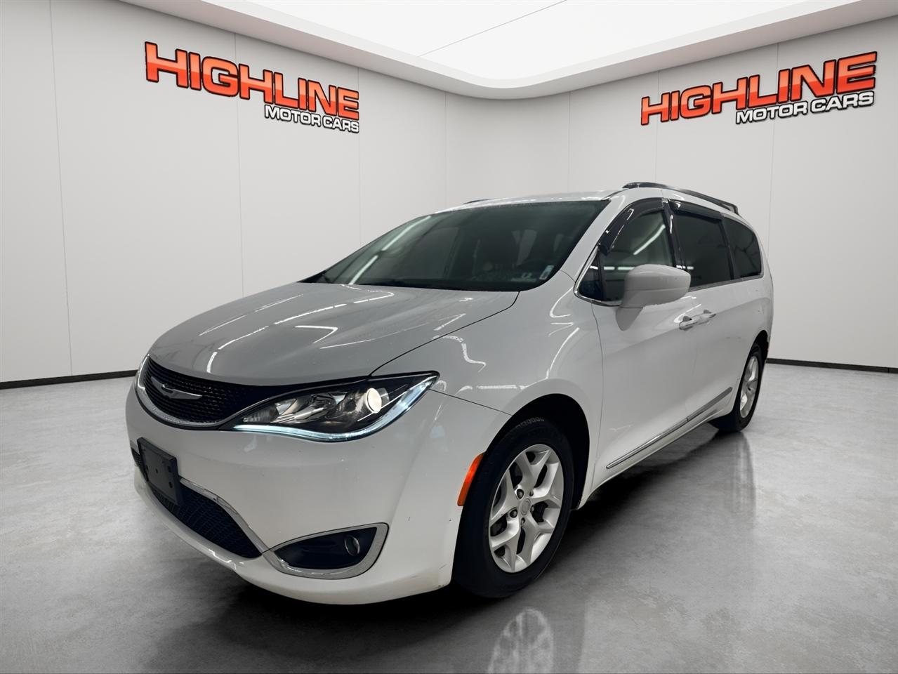 Chrysler Pacifica Touring-L FWD 2017