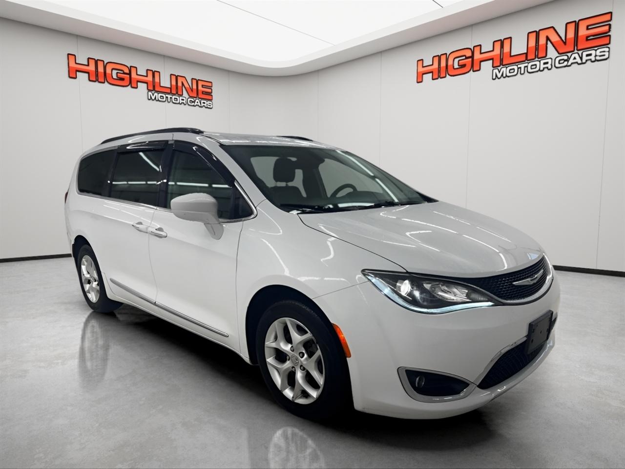 Chrysler Pacifica Touring-L FWD 2017