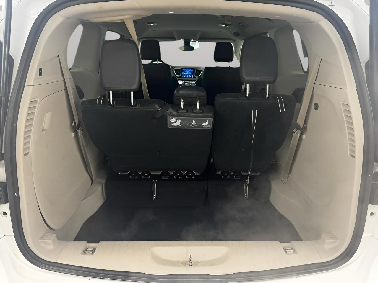 Chrysler Pacifica Touring-L FWD 2017