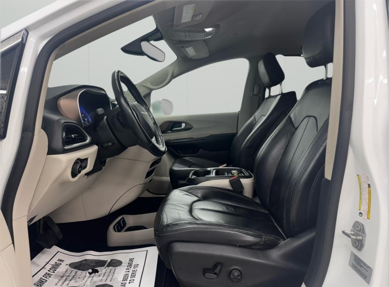 Chrysler Pacifica Touring-L FWD 2017