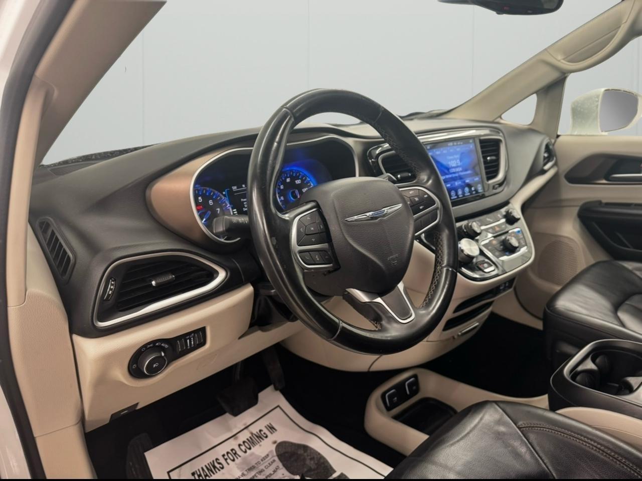 Chrysler Pacifica Touring-L FWD 2017