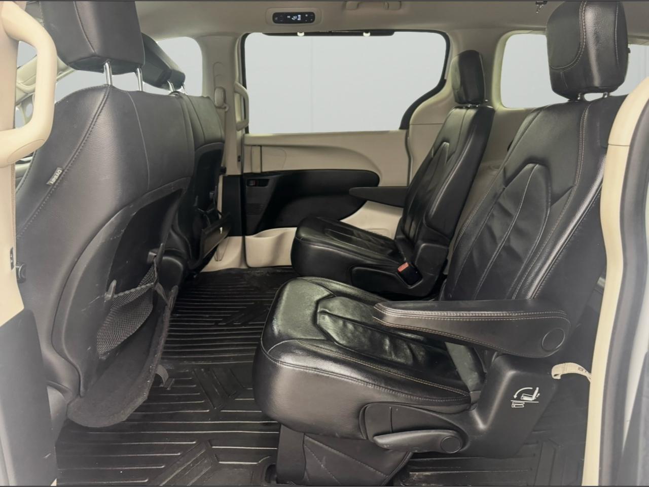 Chrysler Pacifica Touring-L FWD 2017