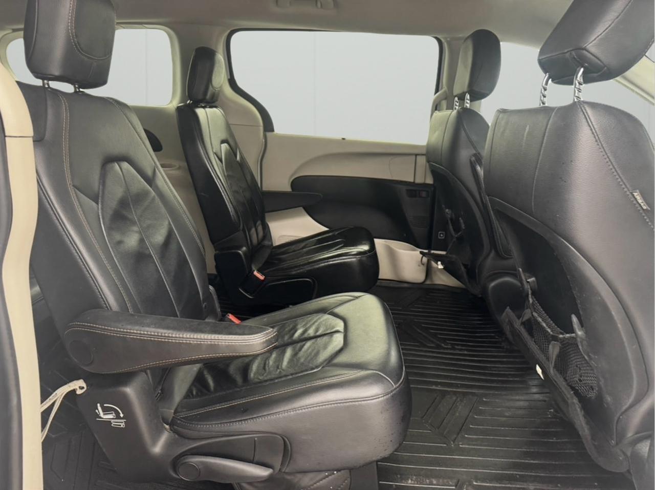 Chrysler Pacifica Touring-L FWD 2017